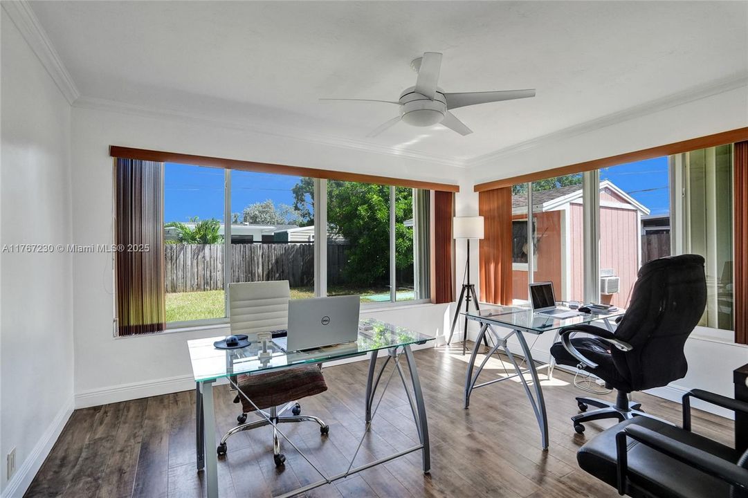 Recently Sold: $515,000 (3 beds, 2 baths, 1429 Square Feet)