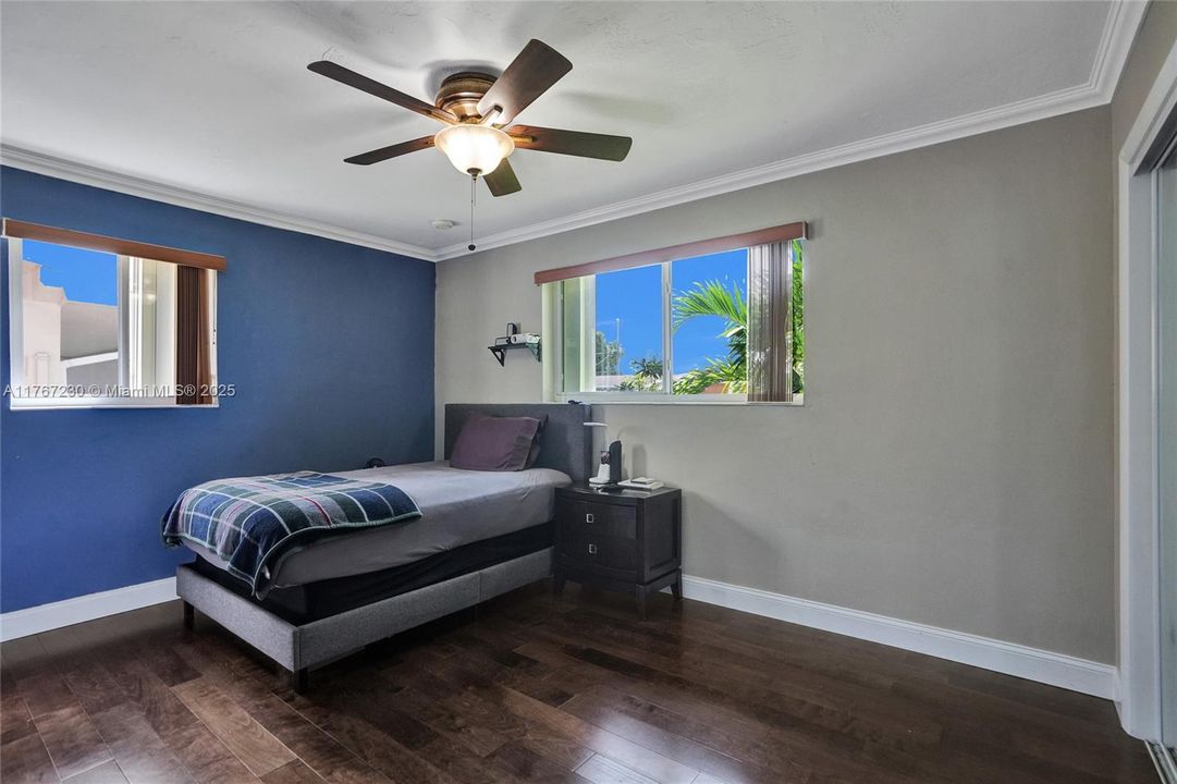 Recently Sold: $515,000 (3 beds, 2 baths, 1429 Square Feet)