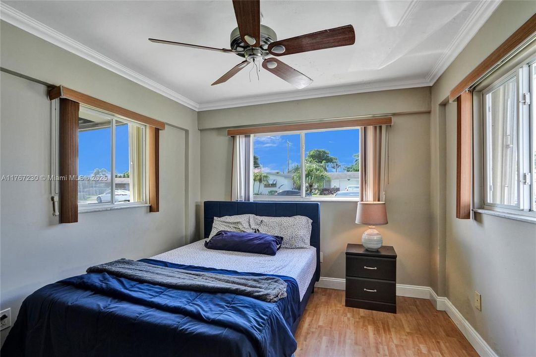 Recently Sold: $515,000 (3 beds, 2 baths, 1429 Square Feet)