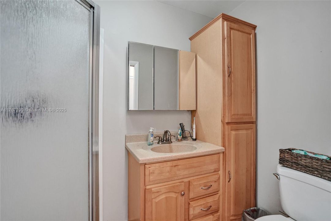 Recently Sold: $515,000 (3 beds, 2 baths, 1429 Square Feet)