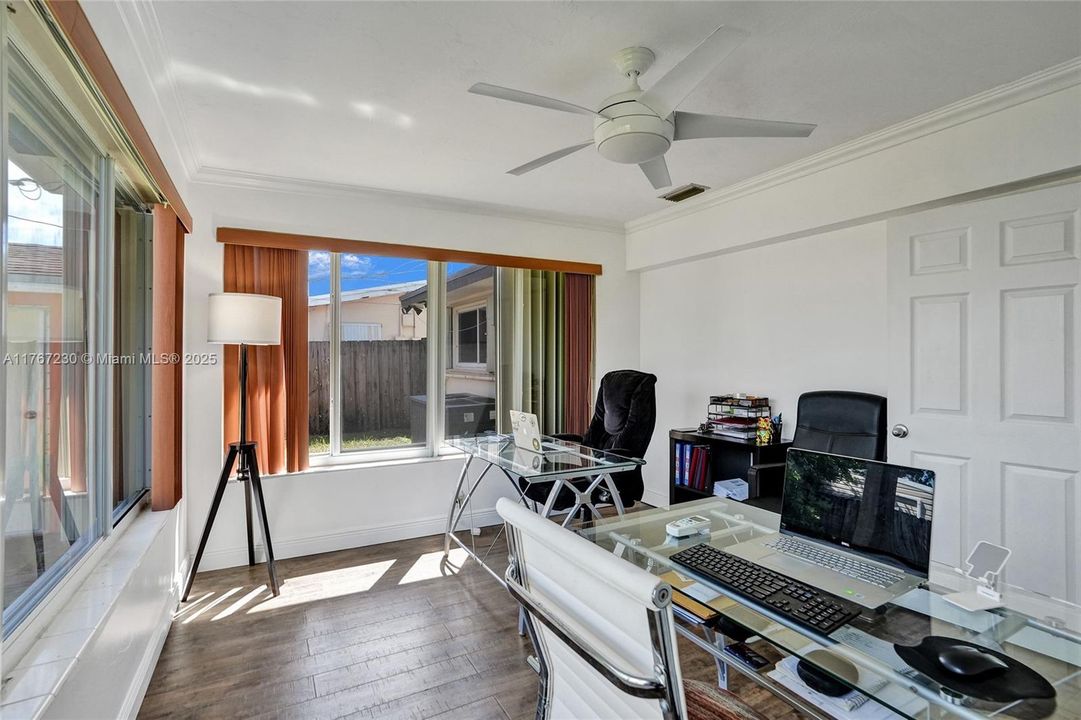 Recently Sold: $515,000 (3 beds, 2 baths, 1429 Square Feet)