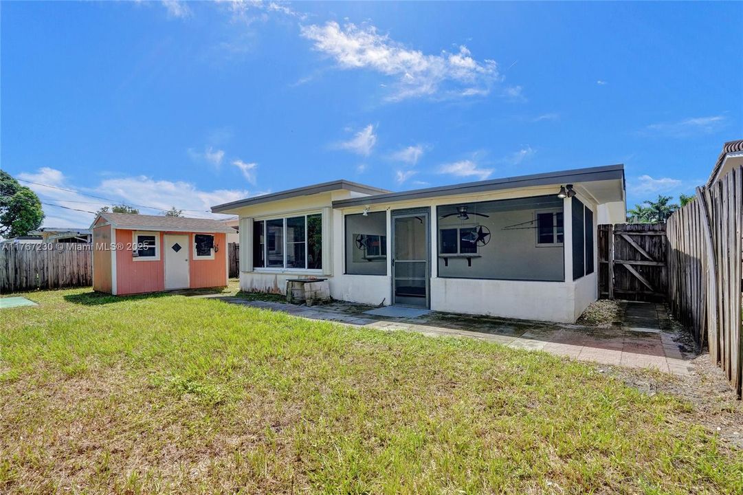 Recently Sold: $515,000 (3 beds, 2 baths, 1429 Square Feet)