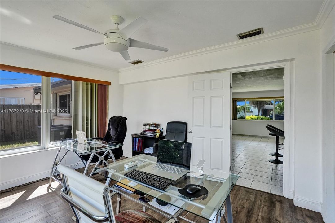 Recently Sold: $515,000 (3 beds, 2 baths, 1429 Square Feet)