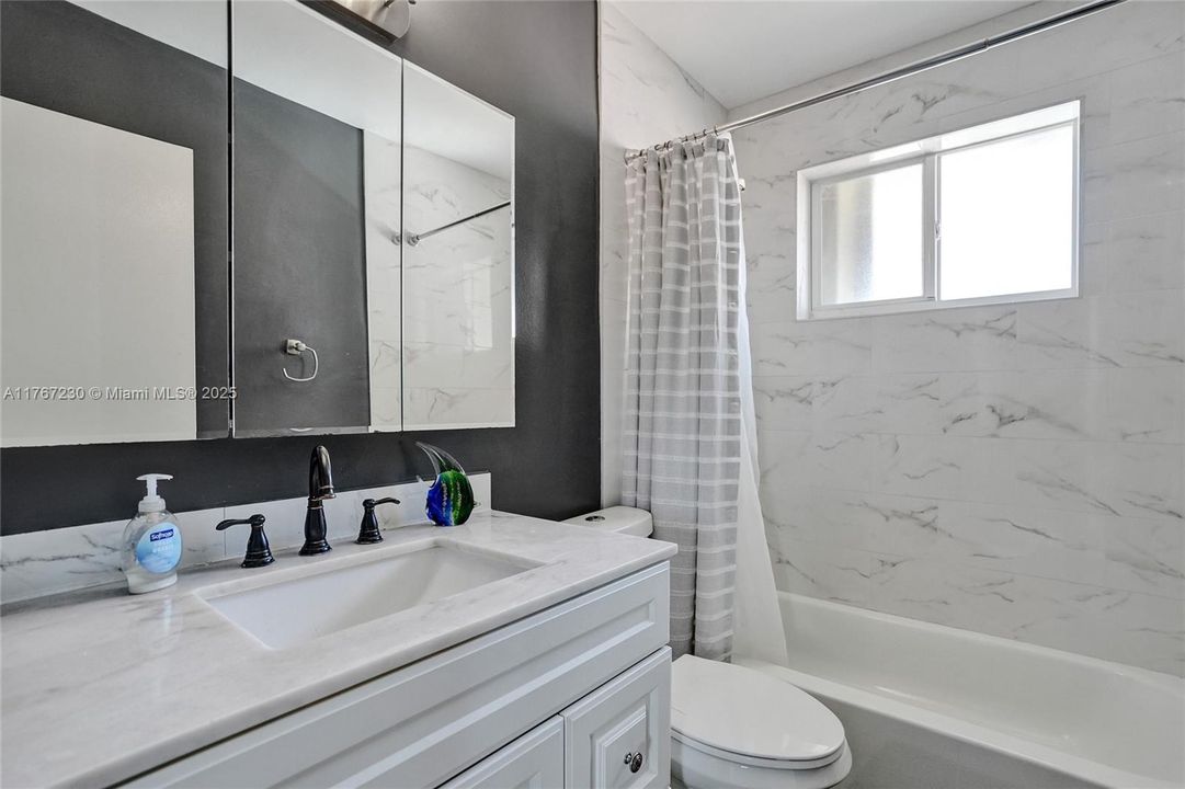 Recently Sold: $515,000 (3 beds, 2 baths, 1429 Square Feet)