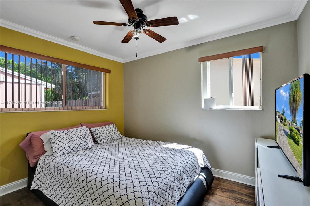 Recently Sold: $515,000 (3 beds, 2 baths, 1429 Square Feet)