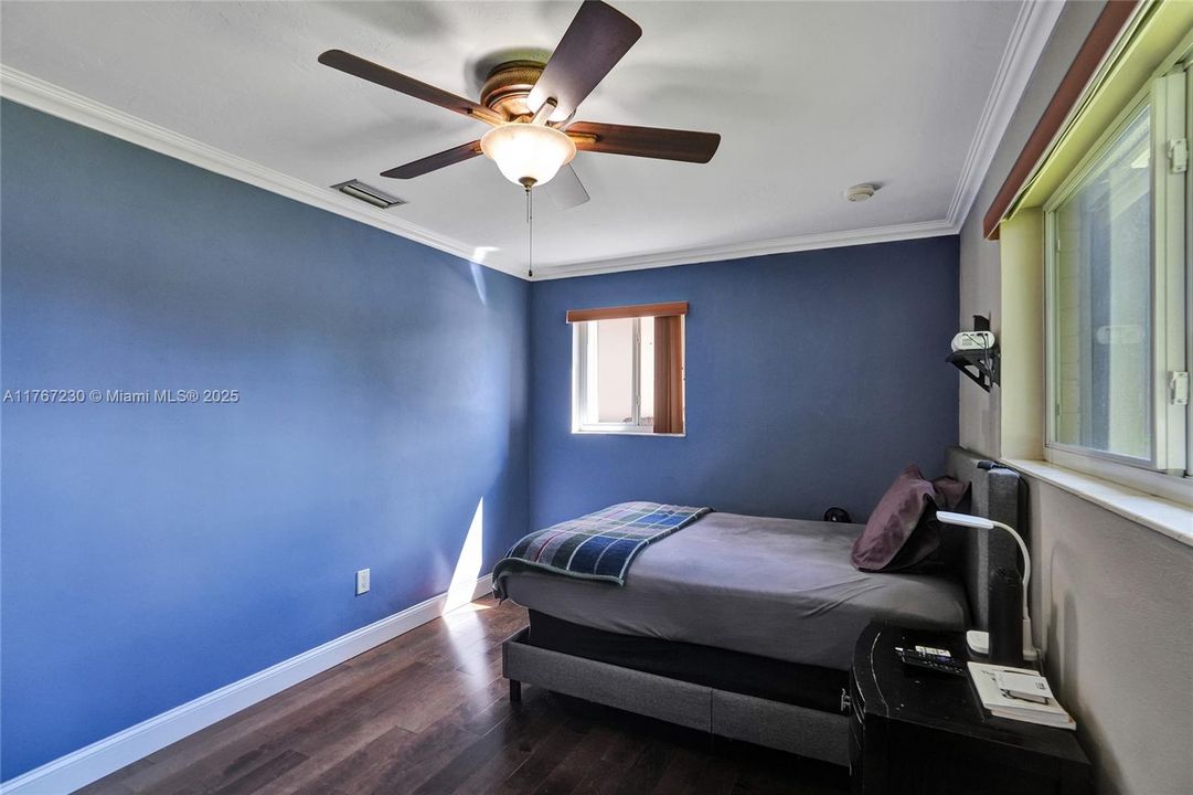 Recently Sold: $515,000 (3 beds, 2 baths, 1429 Square Feet)