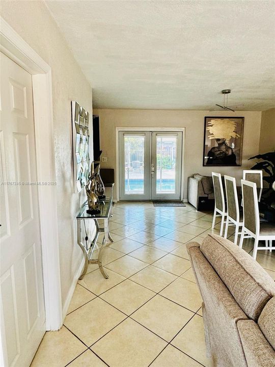 Recently Rented: $3,700 (3 beds, 2 baths, 1484 Square Feet)