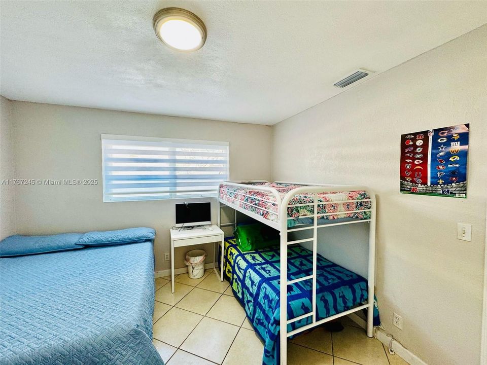 Recently Rented: $3,700 (3 beds, 2 baths, 1484 Square Feet)