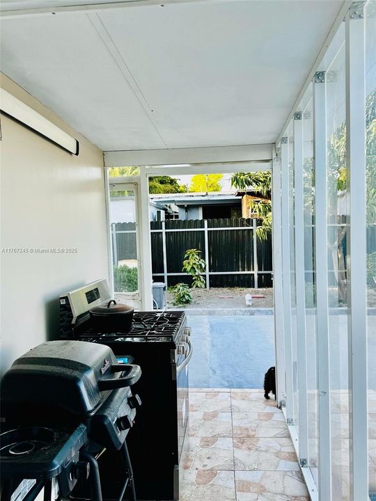 Recently Rented: $3,700 (3 beds, 2 baths, 1484 Square Feet)