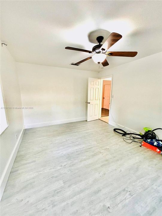 最近租的: $3,399 (3 贝兹, 2 浴室, 1396 平方英尺)