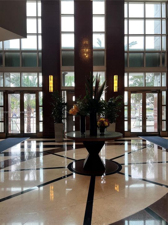 For Sale: $555,000 (2 beds, 2 baths, 1058 Square Feet)