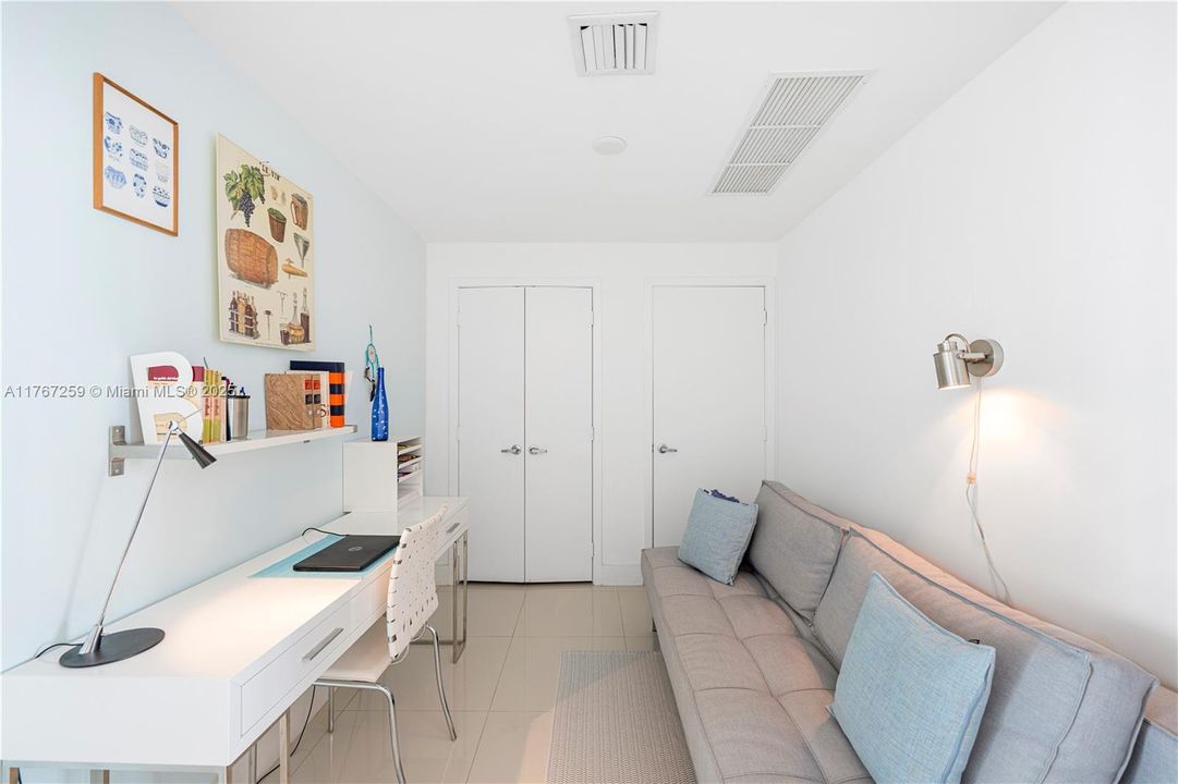 待售: $630,000 (1 贝兹, 1 浴室, 948 平方英尺)