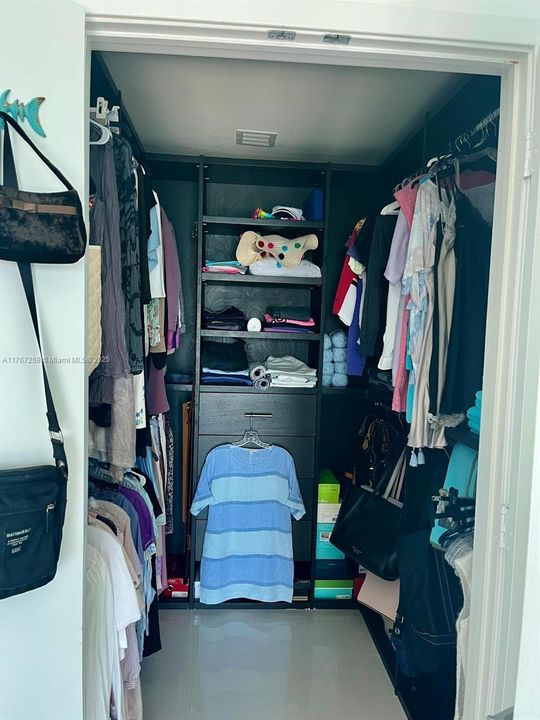 待售: $630,000 (1 贝兹, 1 浴室, 948 平方英尺)