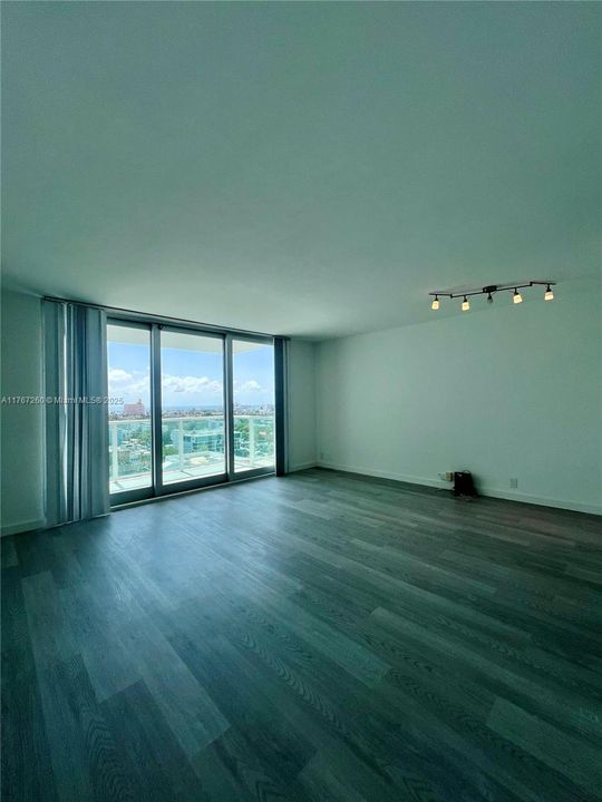 Recientemente alquilado: $2,400 (0 camas, 1 baños, 543 Pies cuadrados)