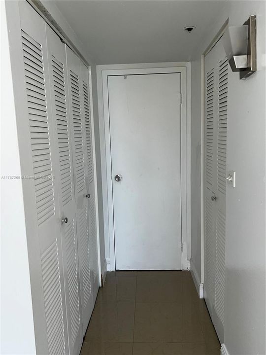 最近租的: $3,100 (2 贝兹, 2 浴室, 1030 平方英尺)