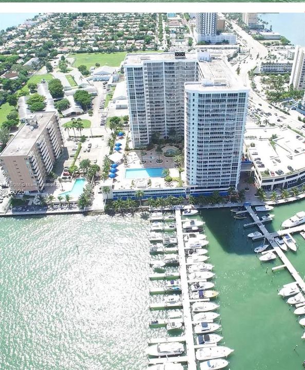 最近租的: $3,100 (2 贝兹, 2 浴室, 1030 平方英尺)