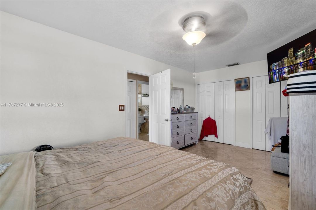 最近售出: $610,000 (3 贝兹, 2 浴室, 1571 平方英尺)