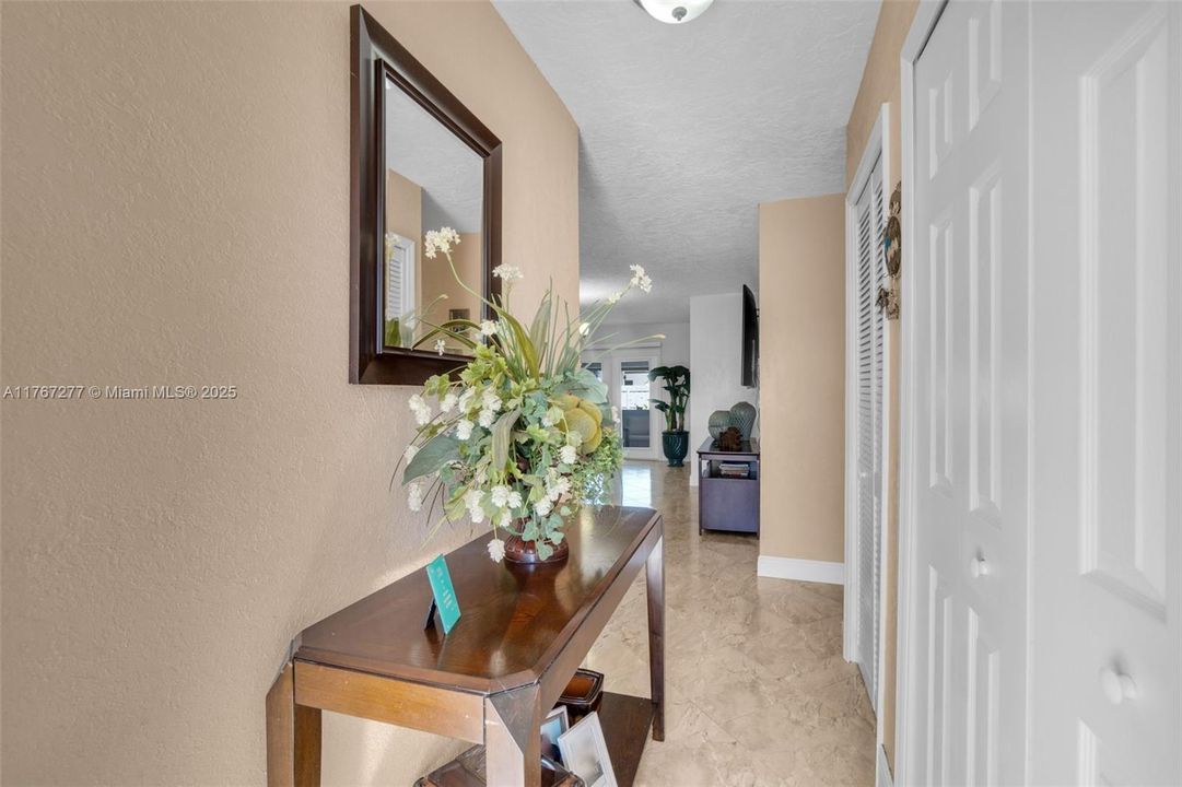 最近售出: $610,000 (3 贝兹, 2 浴室, 1571 平方英尺)