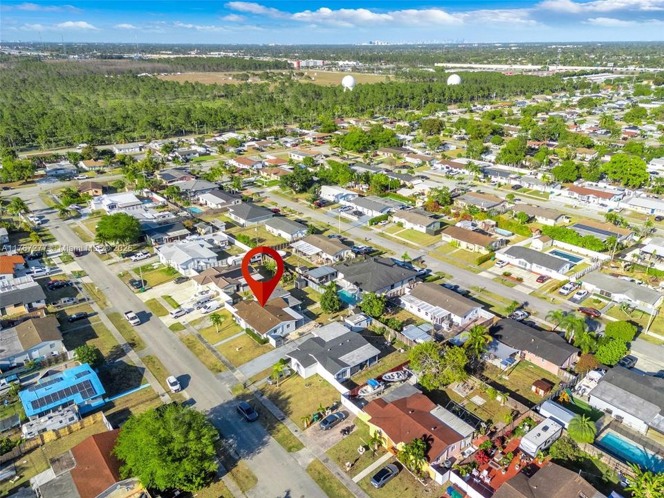 最近售出: $610,000 (3 贝兹, 2 浴室, 1571 平方英尺)