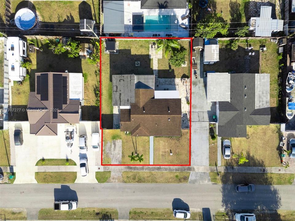 最近售出: $610,000 (3 贝兹, 2 浴室, 1571 平方英尺)