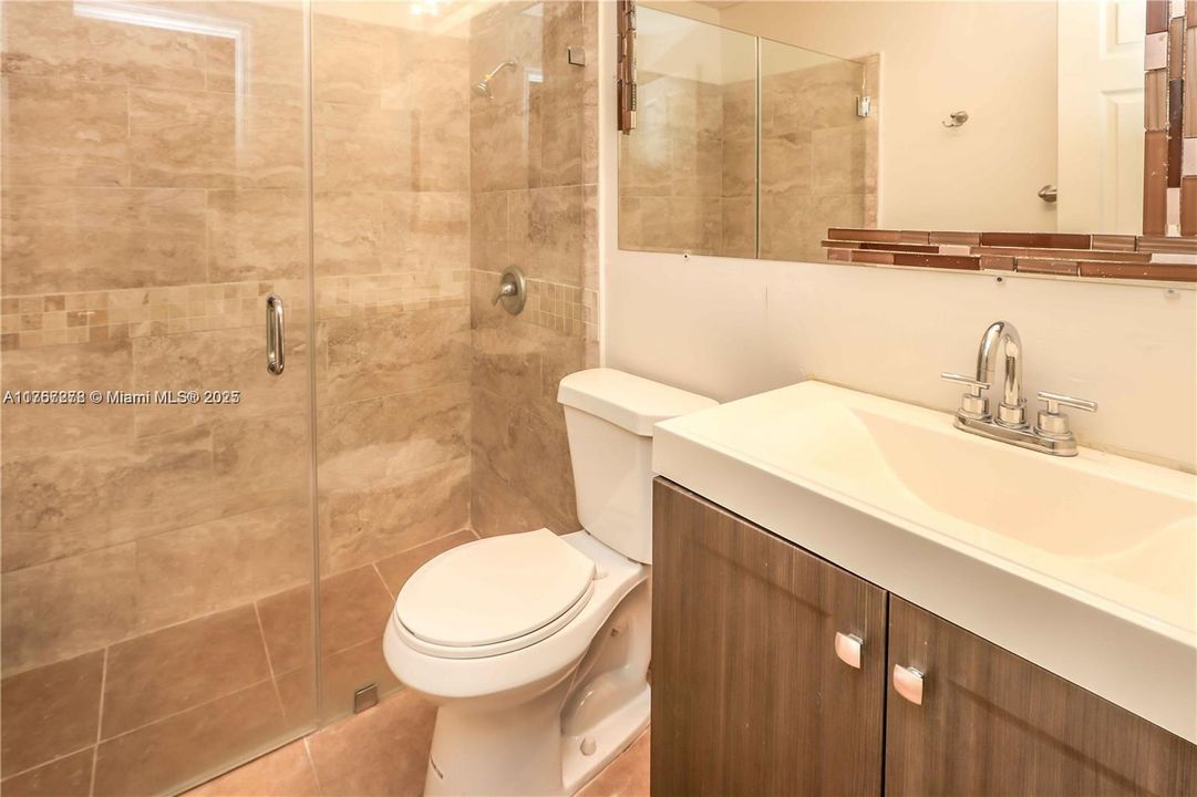 Vendido Recientemente: $469,999 (3 camas, 2 baños, 992 Pies cuadrados)