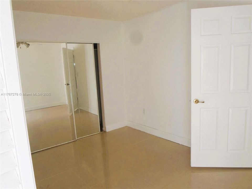 Vendido Recientemente: $469,999 (3 camas, 2 baños, 992 Pies cuadrados)