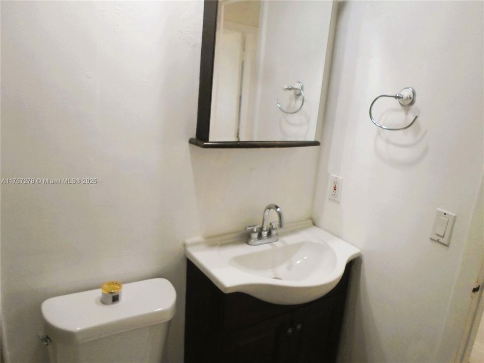 2nd bathroom