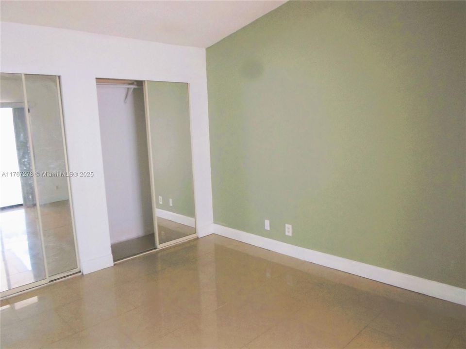 Vendido Recientemente: $469,999 (3 camas, 2 baños, 992 Pies cuadrados)