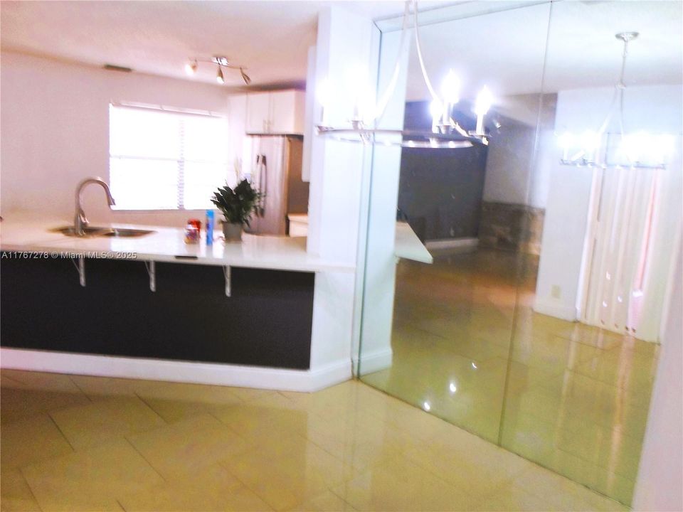 Vendido Recientemente: $469,999 (3 camas, 2 baños, 992 Pies cuadrados)