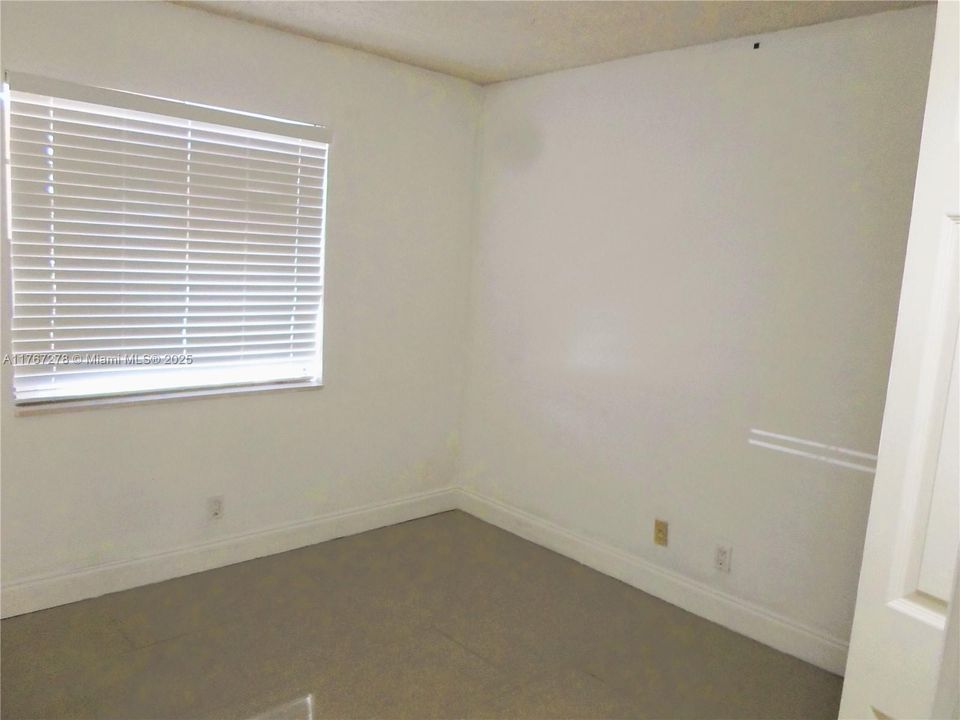 2nd bedroom