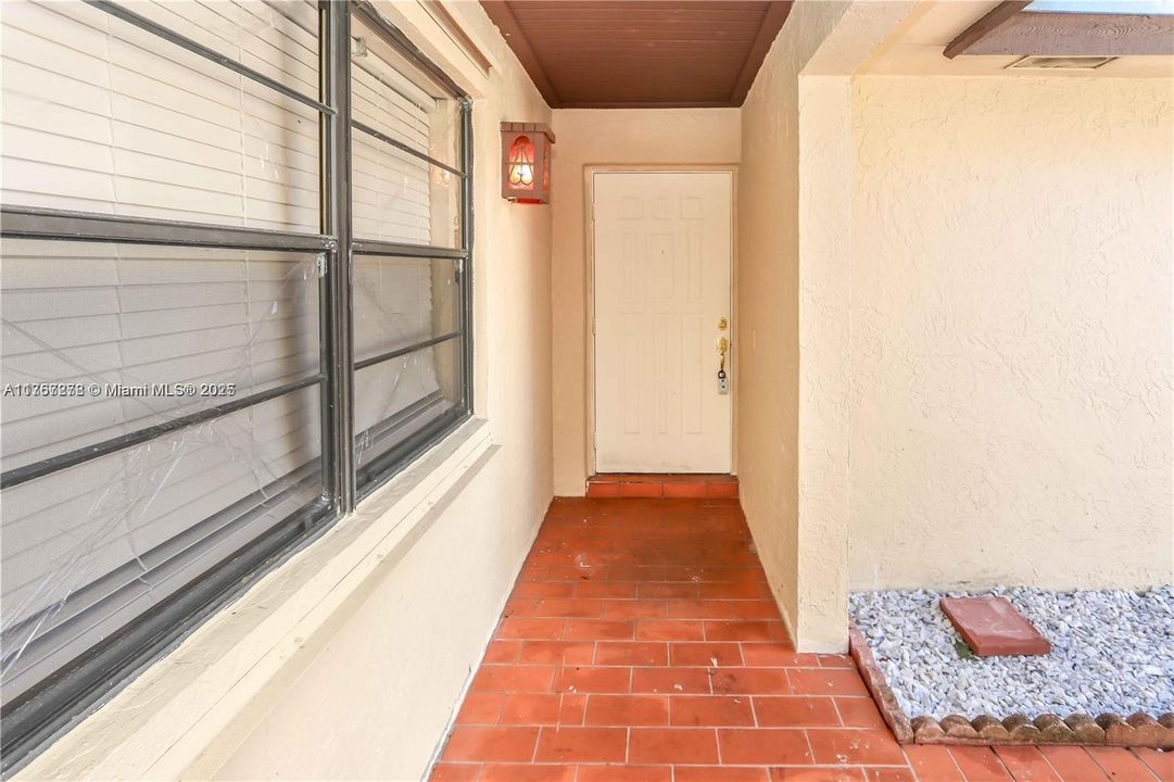 Vendido Recientemente: $469,999 (3 camas, 2 baños, 992 Pies cuadrados)