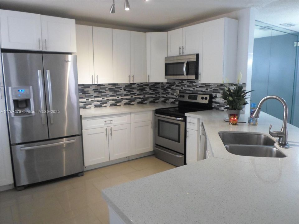 Vendido Recientemente: $469,999 (3 camas, 2 baños, 992 Pies cuadrados)