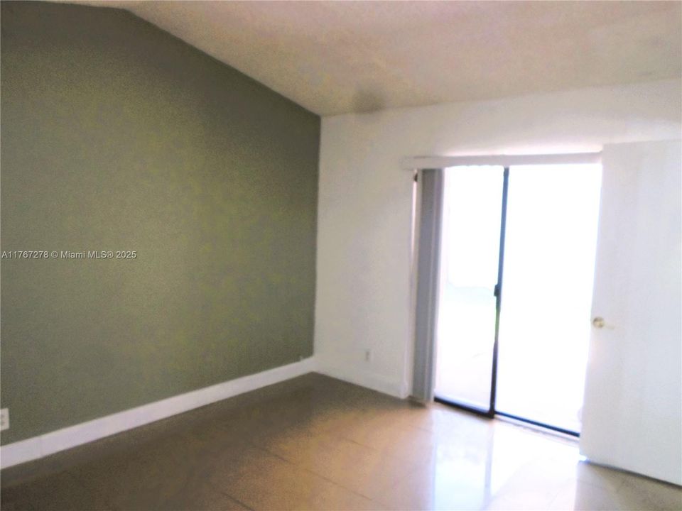 Vendido Recientemente: $469,999 (3 camas, 2 baños, 992 Pies cuadrados)