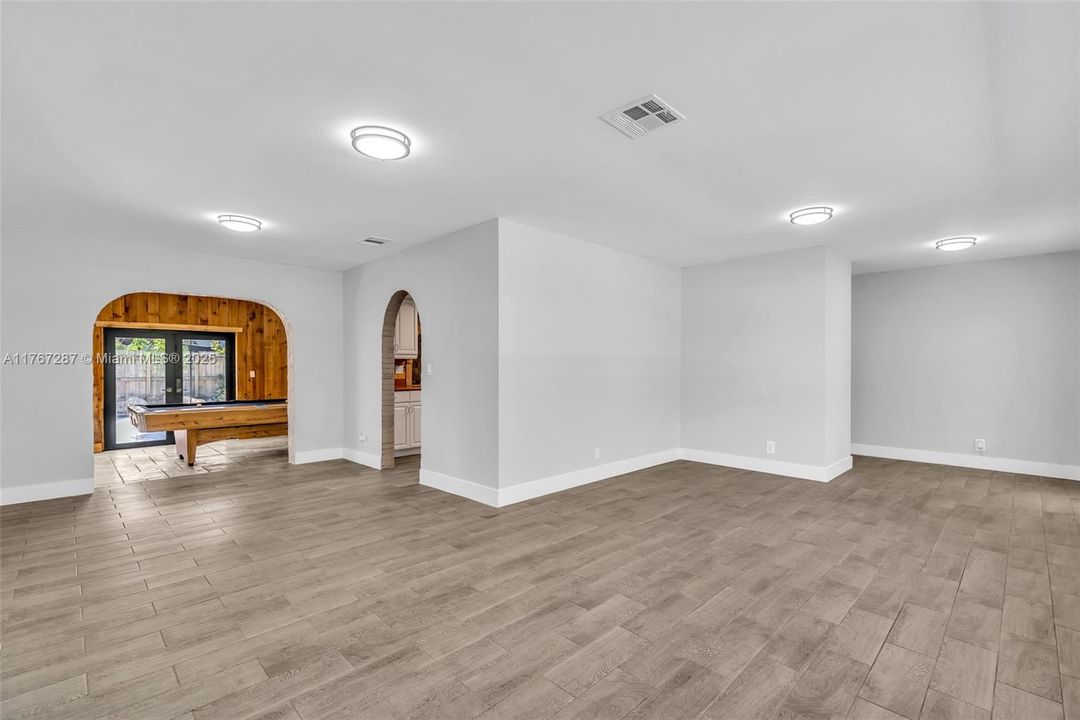 Recently Sold: $699,000 (4 beds, 2 baths, 2279 Square Feet)