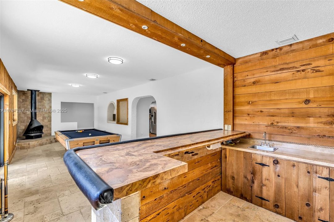 Recently Sold: $699,000 (4 beds, 2 baths, 2279 Square Feet)