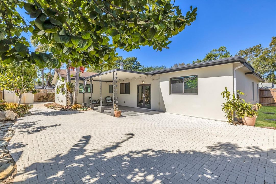 Recently Sold: $699,000 (4 beds, 2 baths, 2279 Square Feet)