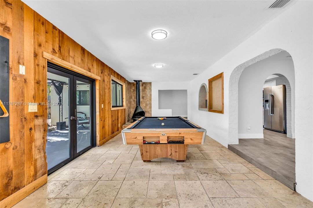 Recently Sold: $699,000 (4 beds, 2 baths, 2279 Square Feet)