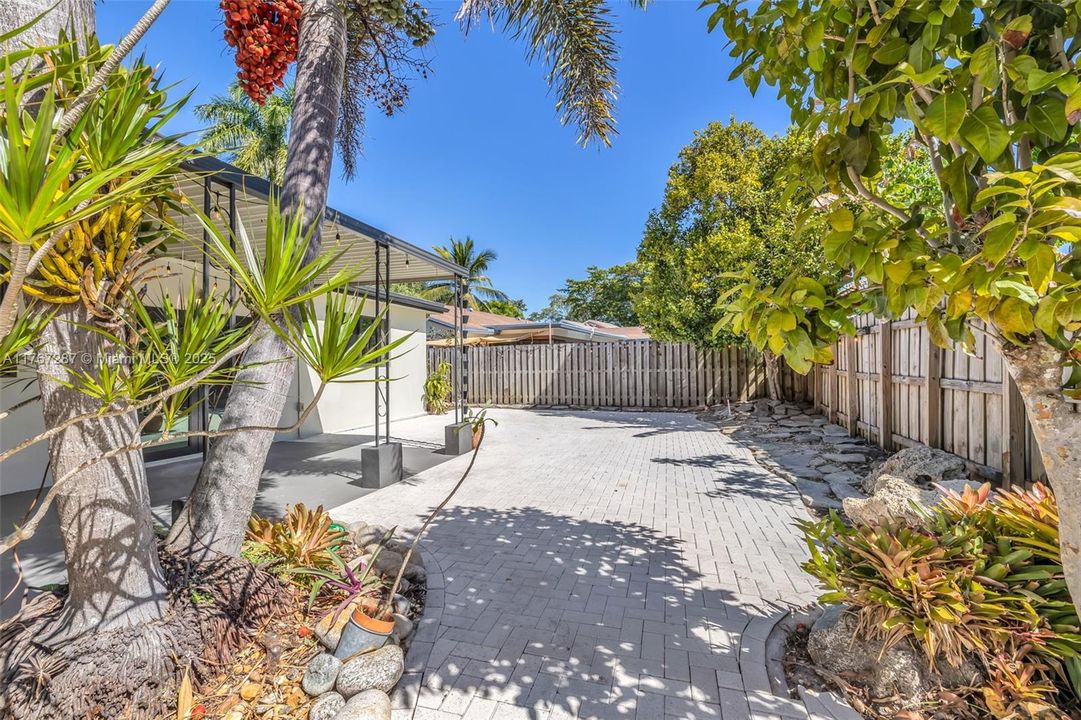 Recently Sold: $699,000 (4 beds, 2 baths, 2279 Square Feet)