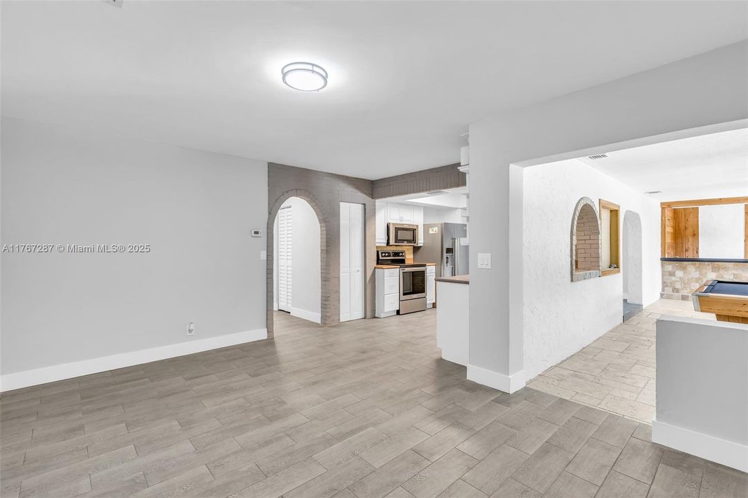 Recently Sold: $699,000 (4 beds, 2 baths, 2279 Square Feet)