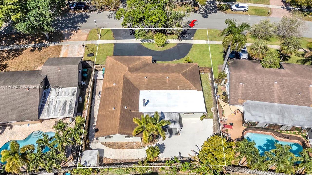 Recently Sold: $699,000 (4 beds, 2 baths, 2279 Square Feet)