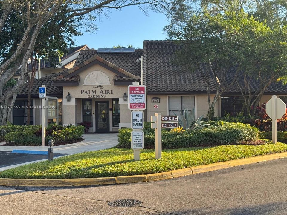 最近租的: $1,950 (2 贝兹, 2 浴室, 913 平方英尺)