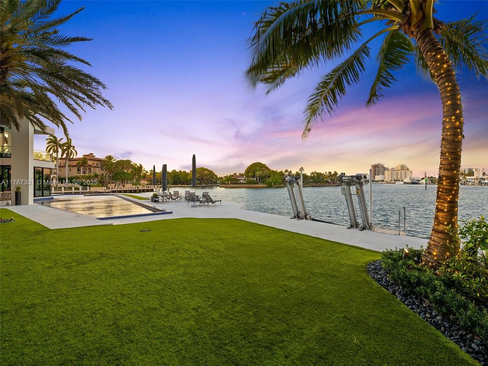 For Sale: $45,000,000 (6 beds, 8 baths, 11714 Square Feet)