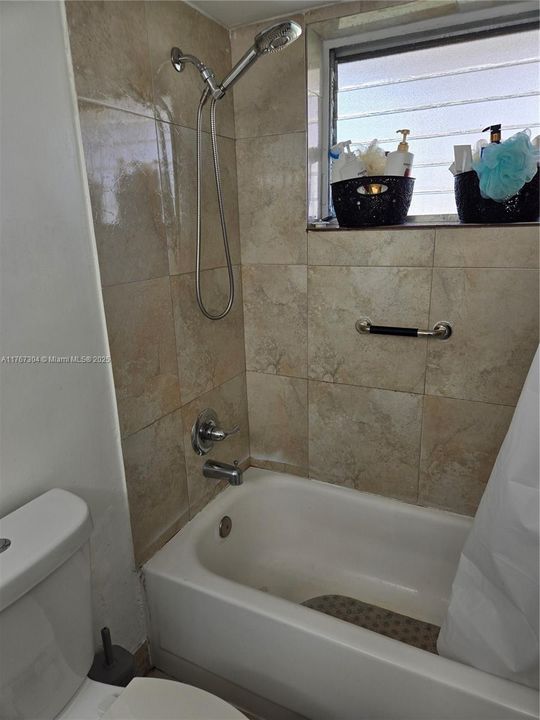 Recently Sold: $164,900 (1 beds, 1 baths, 954 Square Feet)