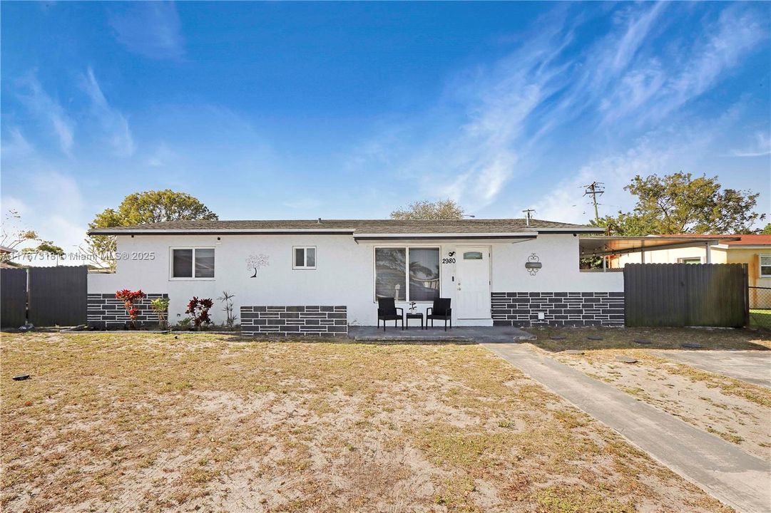 Vendido Recientemente: $580,000 (4 camas, 2 baños, 1419 Pies cuadrados)