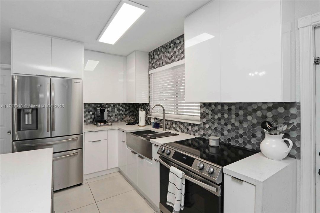 Vendido Recientemente: $580,000 (4 camas, 2 baños, 1419 Pies cuadrados)