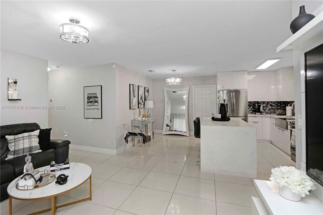 Vendido Recientemente: $580,000 (4 camas, 2 baños, 1419 Pies cuadrados)