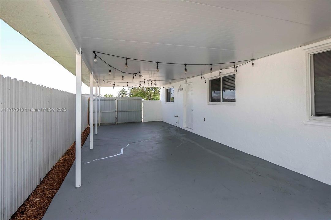 Vendido Recientemente: $580,000 (4 camas, 2 baños, 1419 Pies cuadrados)