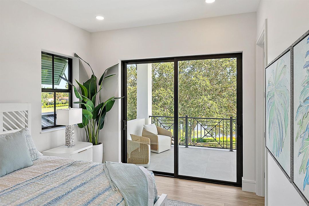 Guest Bedroom/Balcony
