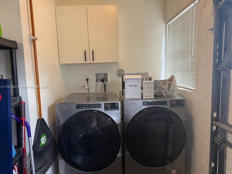 LAUNDRY WASHER-DRYER