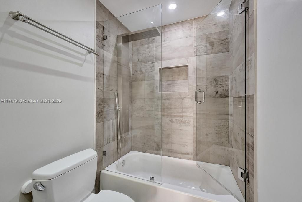 Vendido Recientemente: $500,000 (3 camas, 2 baños, 1569 Pies cuadrados)